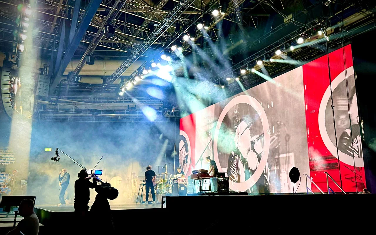 Fanta4 Weihnachtskonzert mit Infiled AM8.3 MK2 Air Mesh LED System